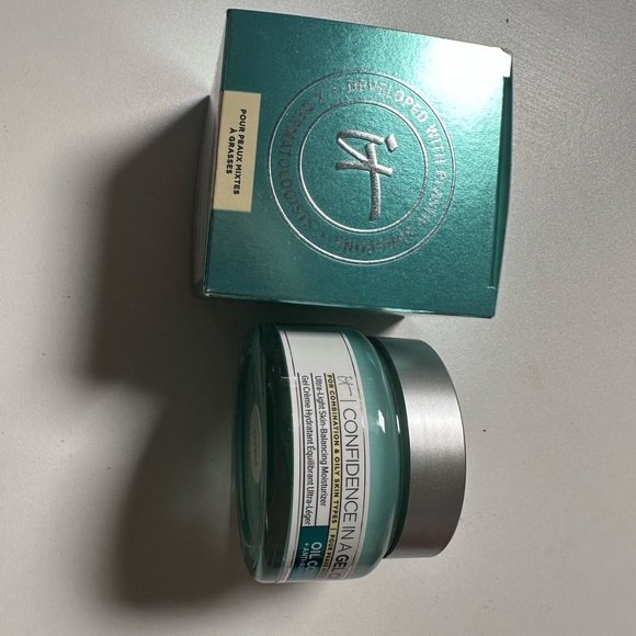 New-IT cosmetics ultra light skin balancing moisturizer